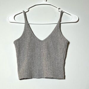 3/$10 🌸 Rosio Gray Crop Strap Tank Top Small